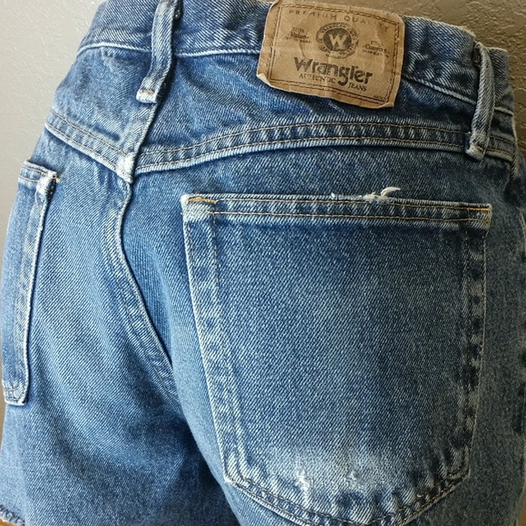 Wrangler Pants - Wrangler cut off jean shorts